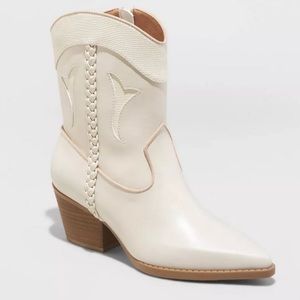 Women's Shana Cowboy Boots Off White - Universal Thread 8.5